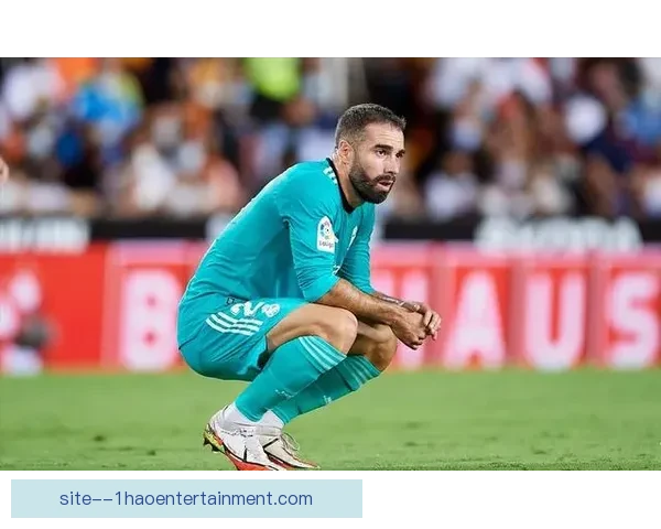 卡斯塔涅稳健掌控富勒姆右后卫位置展现防守核心作用